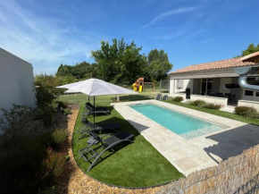 Villa Romane: piscine et aire de jeux